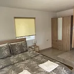 דירה Madou House